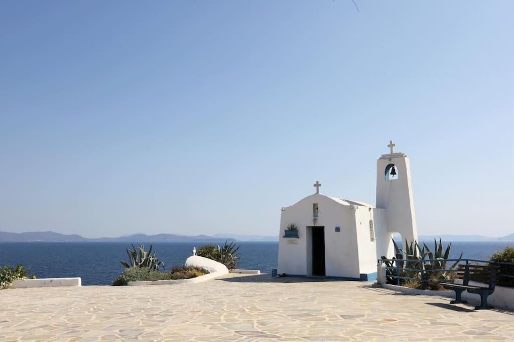το σπίτι δίπλα στη θάλασσα / The House By The Sea